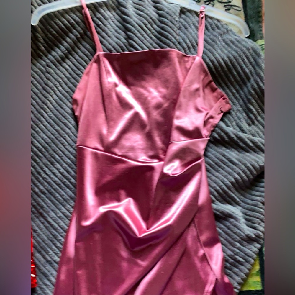 Such a cute and flattering dress!! i wore it twice.